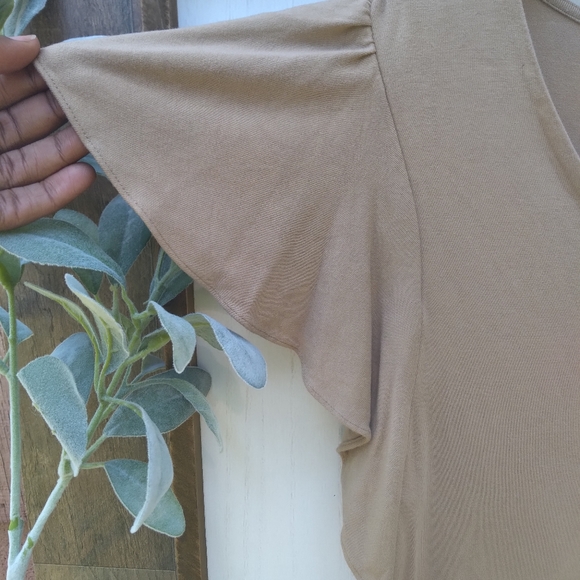 LAUREN RALPH LAUREN size large camel v neck - Picture 4 of 10